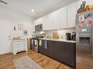 1045 W Cornelia, Chicago, IL 60657
