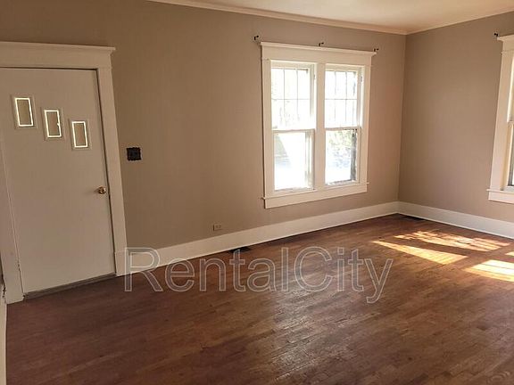 3rd image of 406 College St
