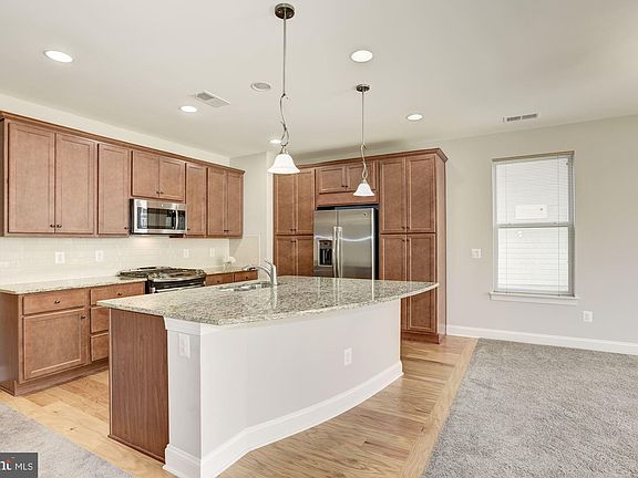 2nd image of 114 Grosbeak Ct