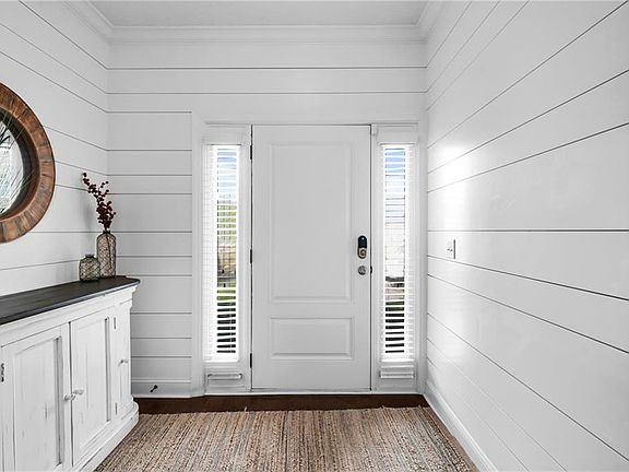 4th image of 804 Mariners Cir