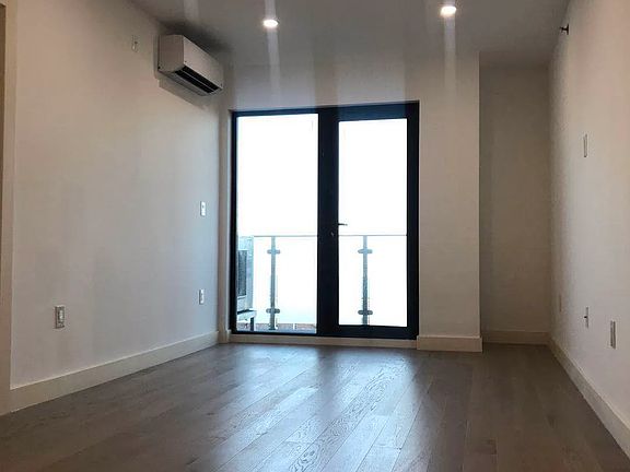 4th image of 62-98 Woodhaven Blvd #3J