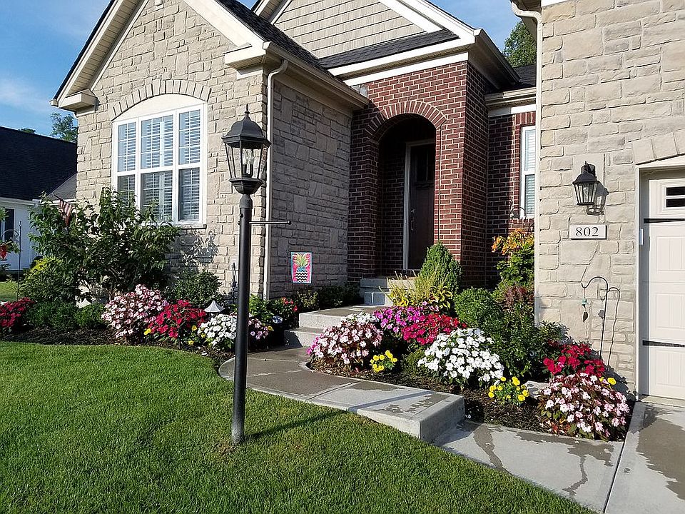 2nd image of 802 Lauren Dr