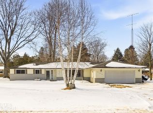 3075 Westcott Dr, Port Huron, MI 48060