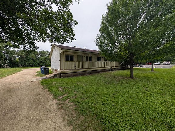 3rd image of 165 Richter Ln