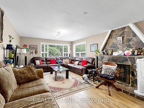 5th image of 48 Megan Ave