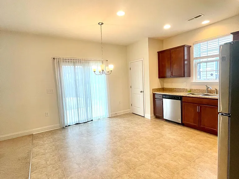 111 Sirius St — Photo 8