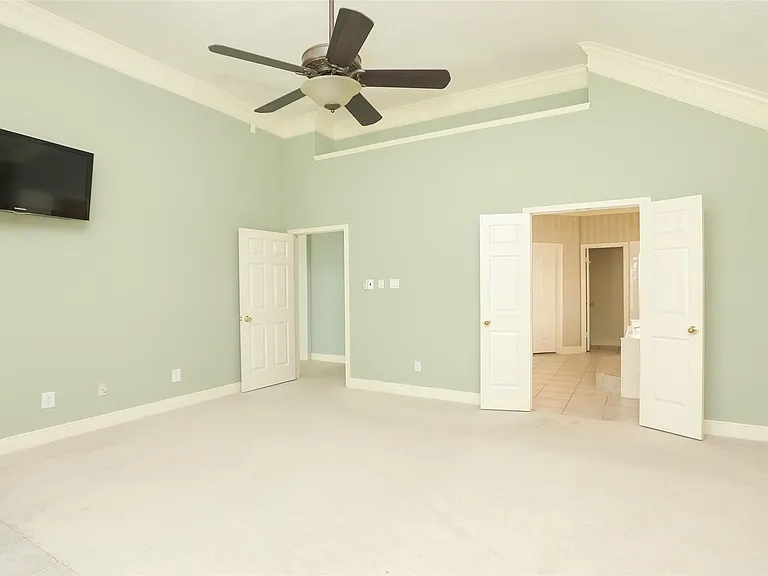 7502 Holly Court Est — Photo 24