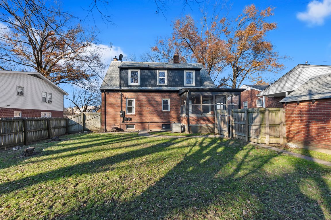 next background image