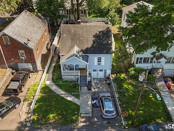 4th image of 12 Finley Street