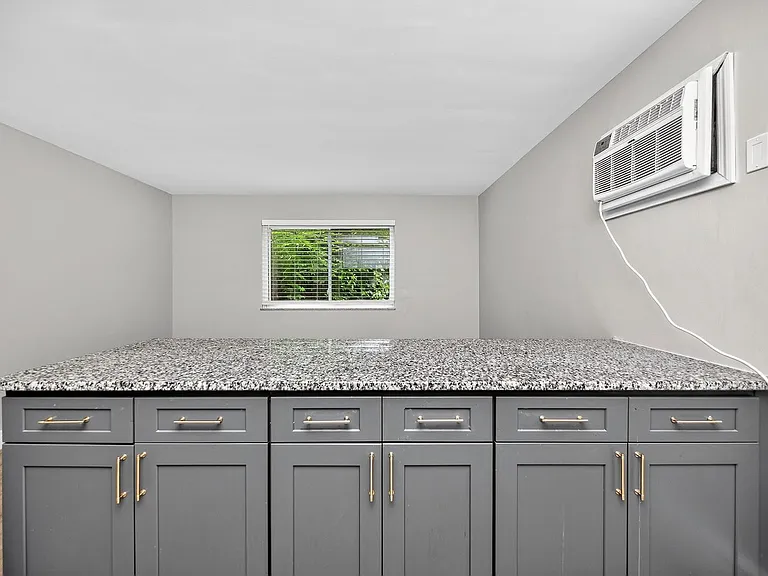 6140 Ridge Ave #3 — Photo 4