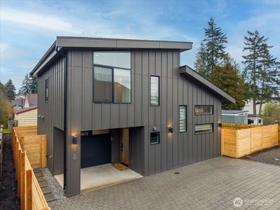 11740 Phinney Avenue N, Seattle, WA, 98133