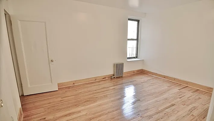 Rented by Park Property Advisors | media 1