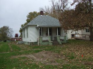 110 N Douglas St, Gilman, IL 60938