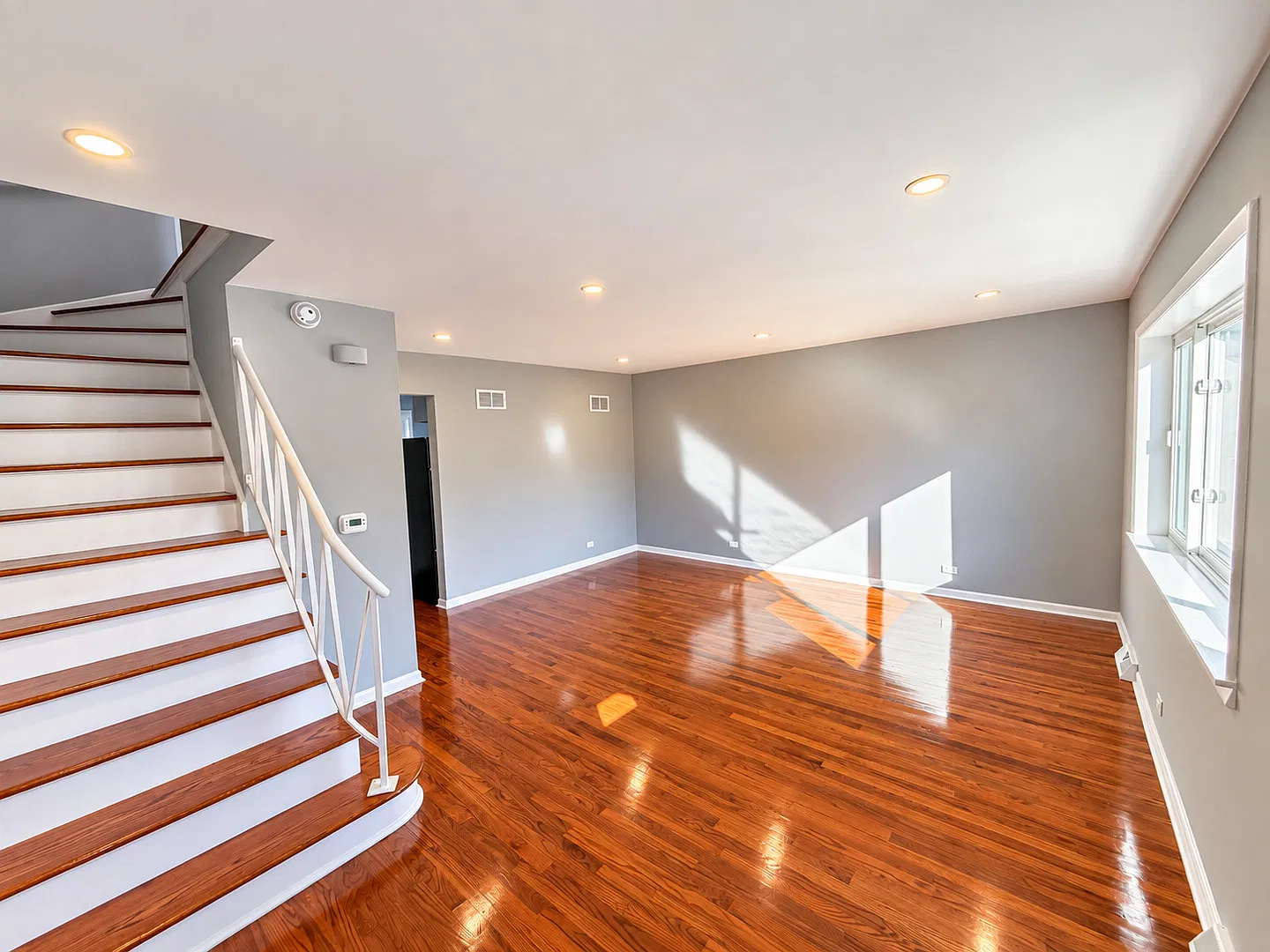 3 bed, 1.5 bath, $2,700 — Photo 2