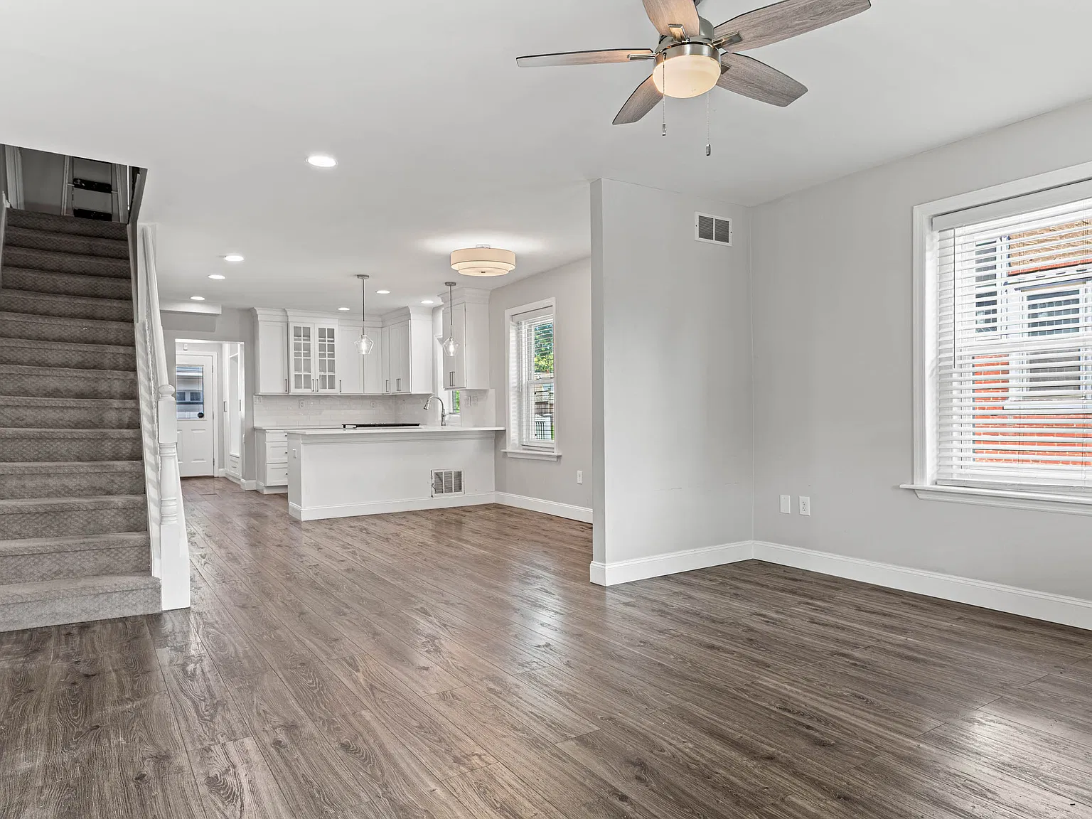 4 bed, 1.5 bath, 1714 sqft, $3,200 — Photo 4
