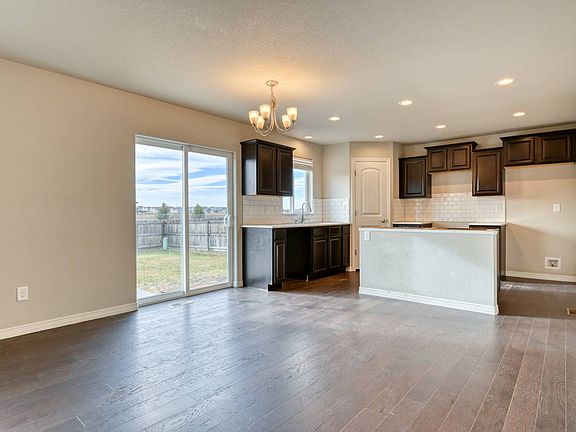 4th image of 6113 Mumford Dr