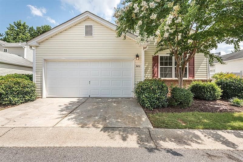 1st image of 603 W Oaks Dr