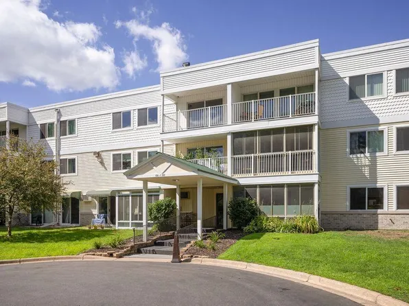 132 Demont Ave E APT 128, Little Canada, MN 55117