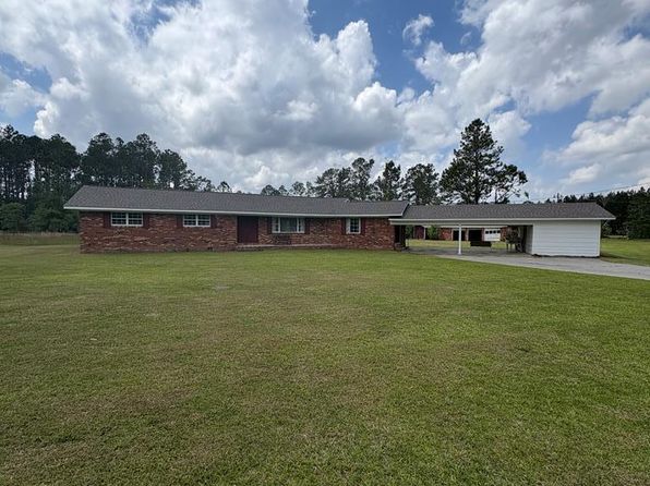 349 Sand Ridge Ln, Nashville, GA 31639