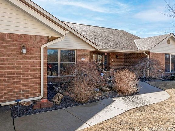 4th image of 2617 Regency Rd