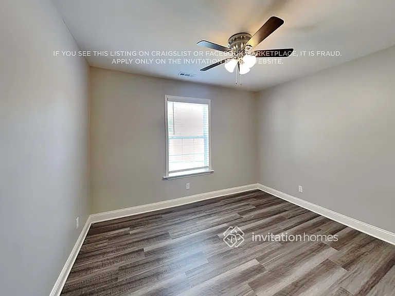 204 Corinthian Dr — Photo 12