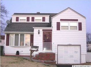 32 Robin Pl, Parlin, NJ 08859