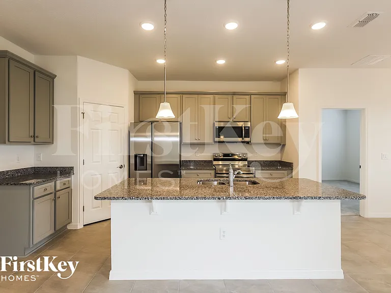 527 Crown Rose Dr — Photo 7