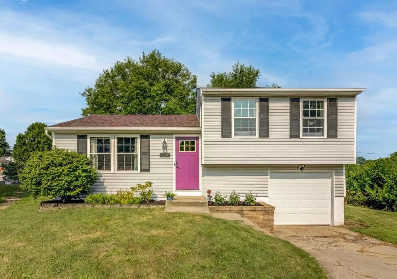 DELHI - Immaculate 3 Bedroom on Cul De Sac with deck — Photo 2
