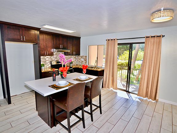 3rd image of 7858 Cowles Mountain Ct Unit D10