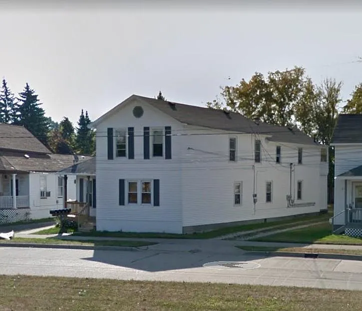 1712 Woodside Ct