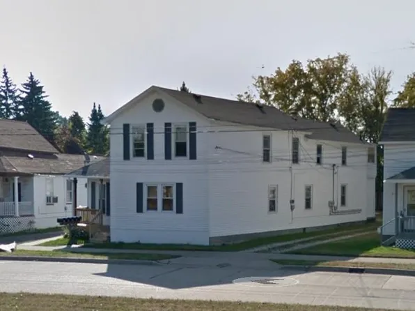 1712 Woodside Ct, Bay City, MI 48708