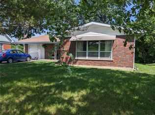 425 S Duchesne Dr, Saint Charles, MO 63301