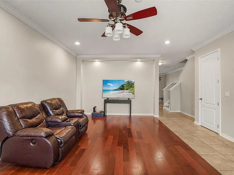 561 Telfair Square Ct — Photo 7