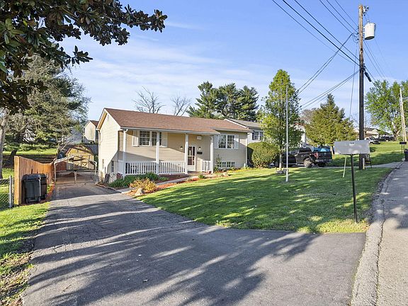 2nd image of 124 Woodland Ave