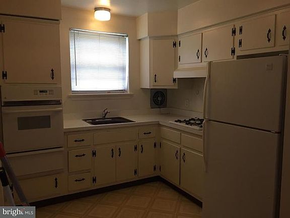 5th image of 913 Mermaid Ln
