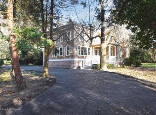 245 Lattingtown Rd, Locust Valley, NY 11560