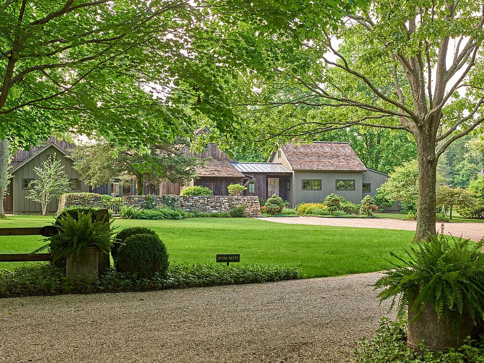 15 Old Stone Post Road