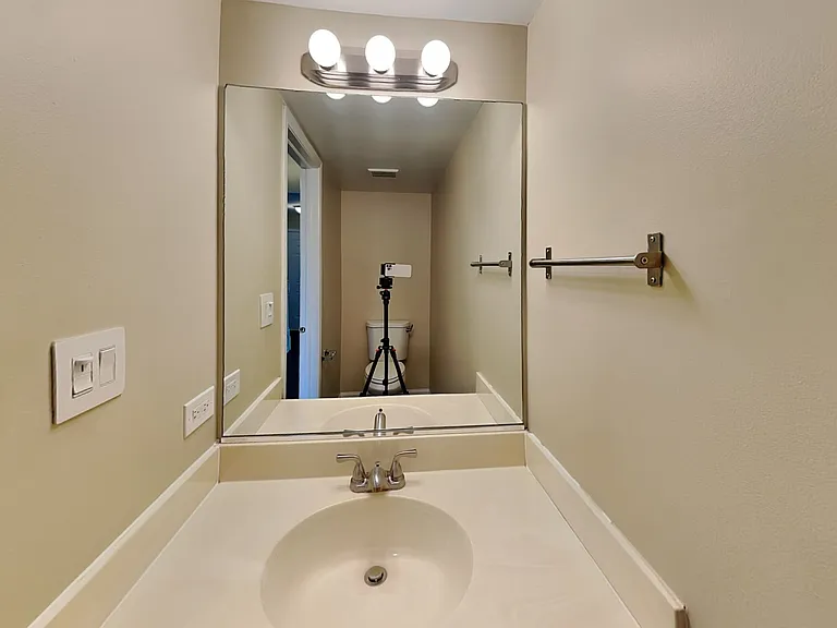 609 Red Barn Trl — Photo 10