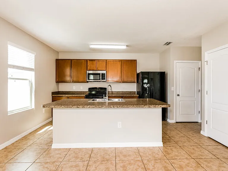204 Lone Dove Ln — Photo 7