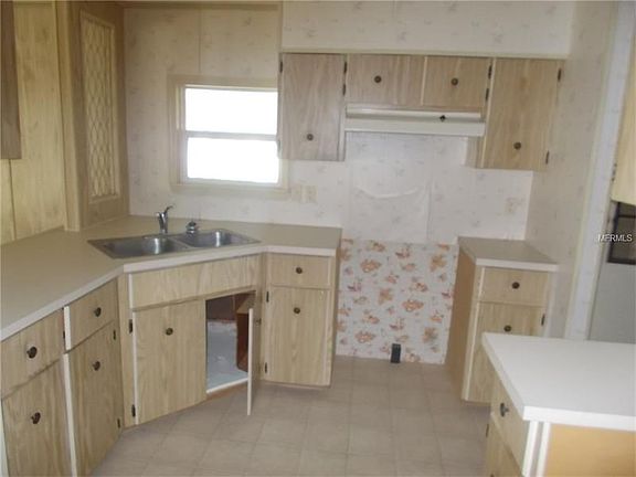 2nd image of 210 Caloosa Lake Cir N
