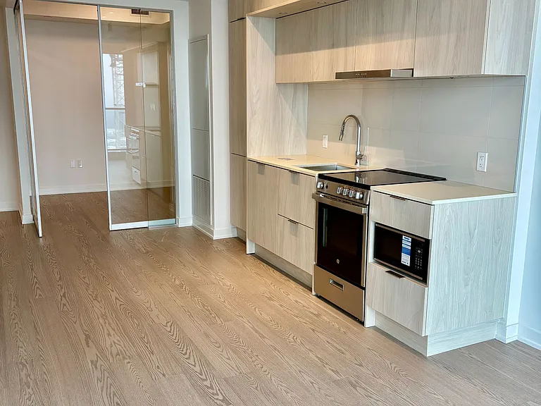 448 Burnhamthorpe Rd W #4901 — Photo 2