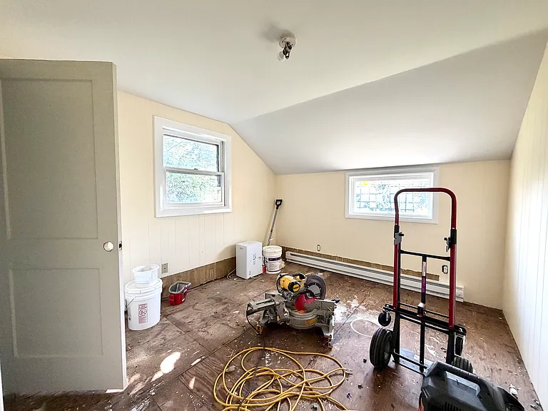 255 Oliphant Ln #B — Photo 6