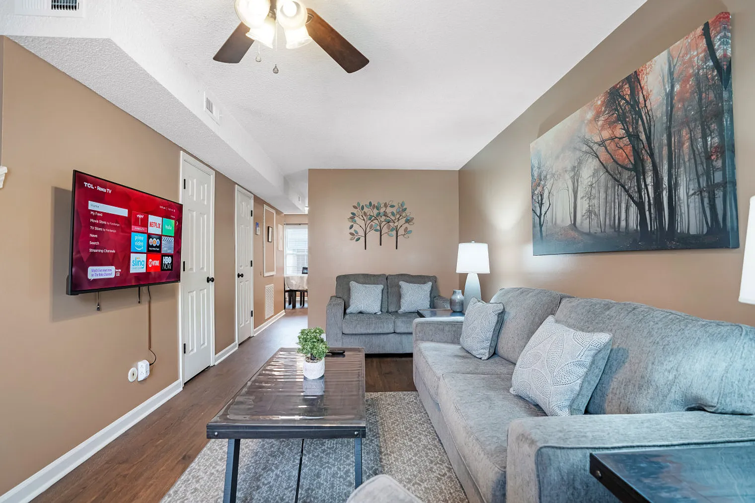 2 bed, 2.0 bath, 11840 sqft, $2,268 — Photo 2