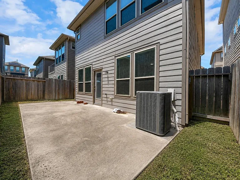 3111 Dakota Falls Dr — Photo 38
