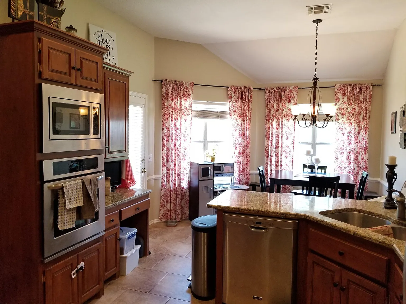 3 bed, 1800 sqft, $1,745 — Photo 4