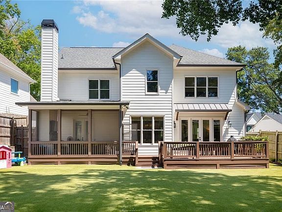 2nd image of 2986 Surrey Ln