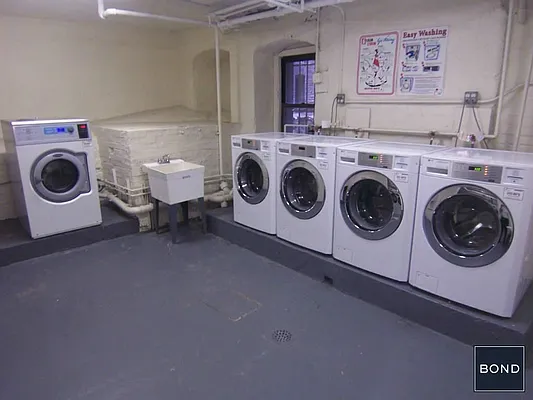 Rented by Bond New York | media 21