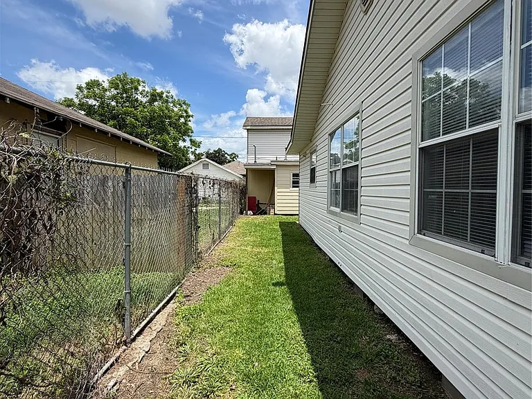 111 Inlane St — Photo 11