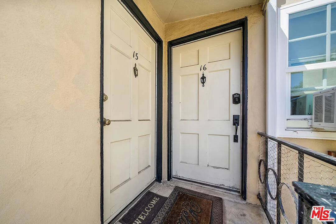 Studio, 400 sqft, $1,850 — Photo 3