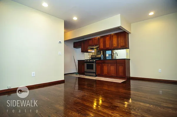 Rented by Sidewalk Realty LLC | media 5